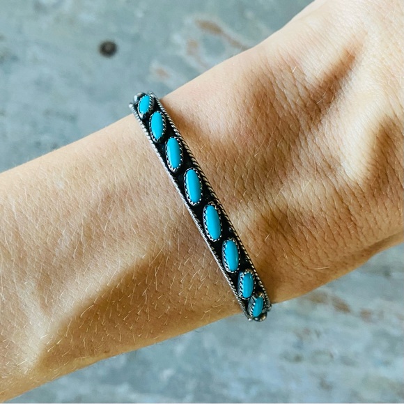 ♥️ Native American ♥️ Vintage Sterling Silver & Turquoise Stacker Cuff - Picture 3 of 16